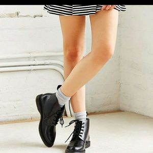 Dr. Marten Emmeline 5-eyed lace boot